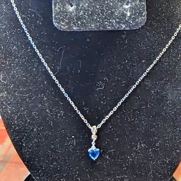 925 Blue Heart Pendant on Silver Tone Chain - Picture 1 of 5